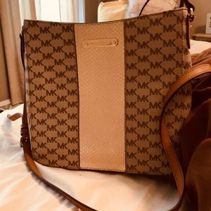 Micheal Kors handbag